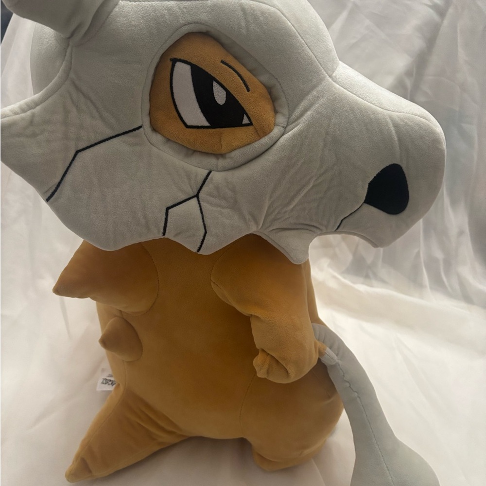 Pokémon Cubone Giant 24" Plush Jazwares GameStop Exclusive Jumbo - Picture 5 of 16
